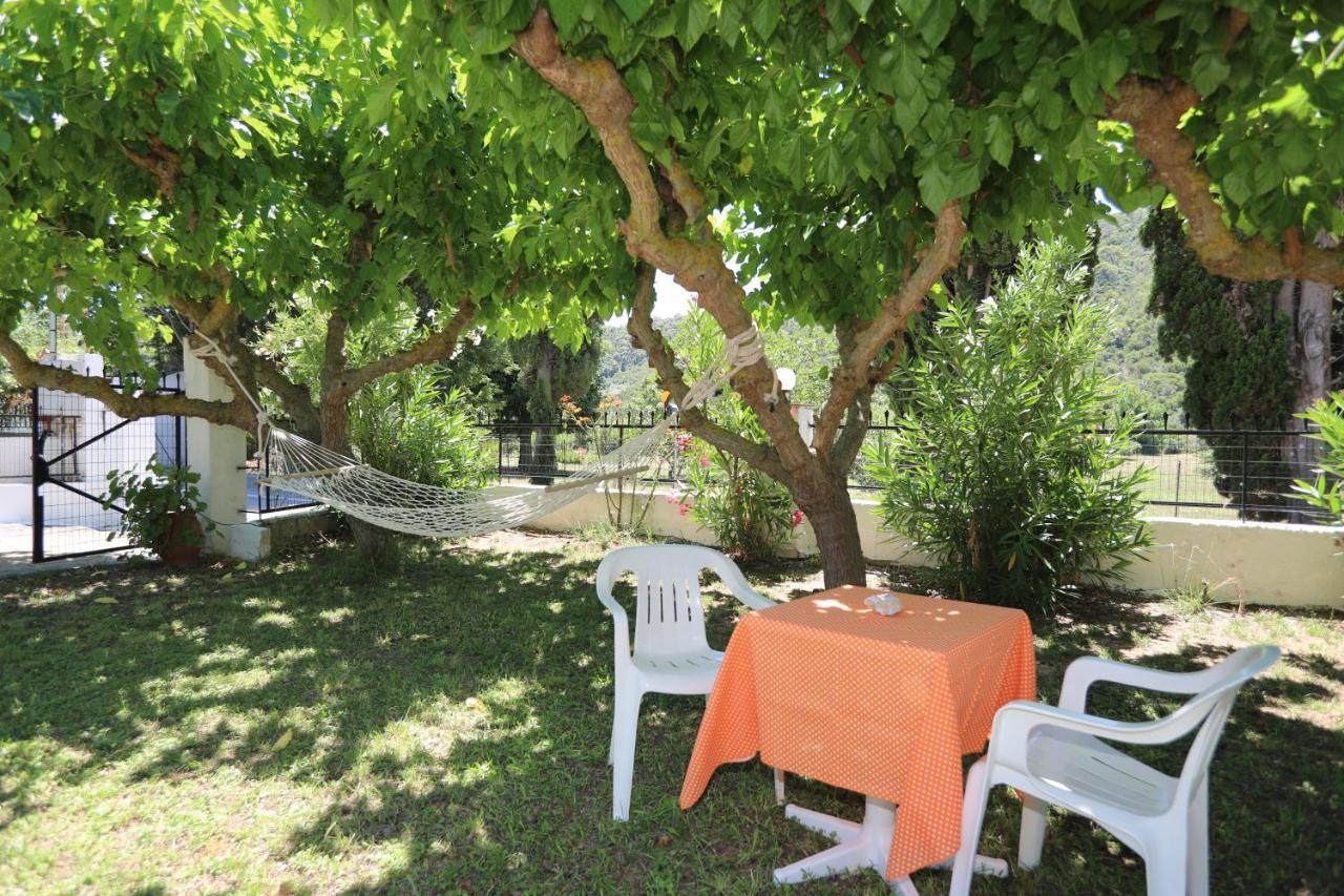 Korali Stafilos Stafylos Buitenkant foto
